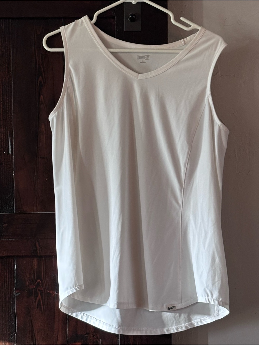 Duluth Trading Co White V-Neck Sleeveless Tank